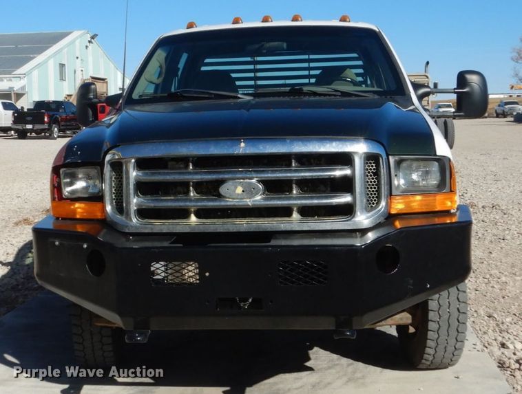 image for item HS9364 2001 Ford F450 Super Duty  Crew Cab flatbed truck