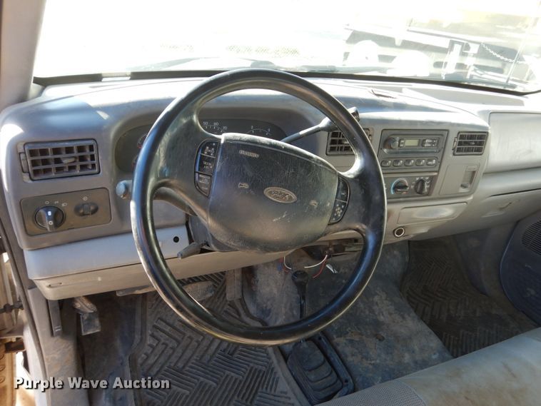 image for item HS9364 2001 Ford F450 Super Duty  Crew Cab flatbed truck