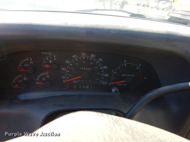 image for item HS9364 2001 Ford F450 Super Duty  Crew Cab flatbed truck