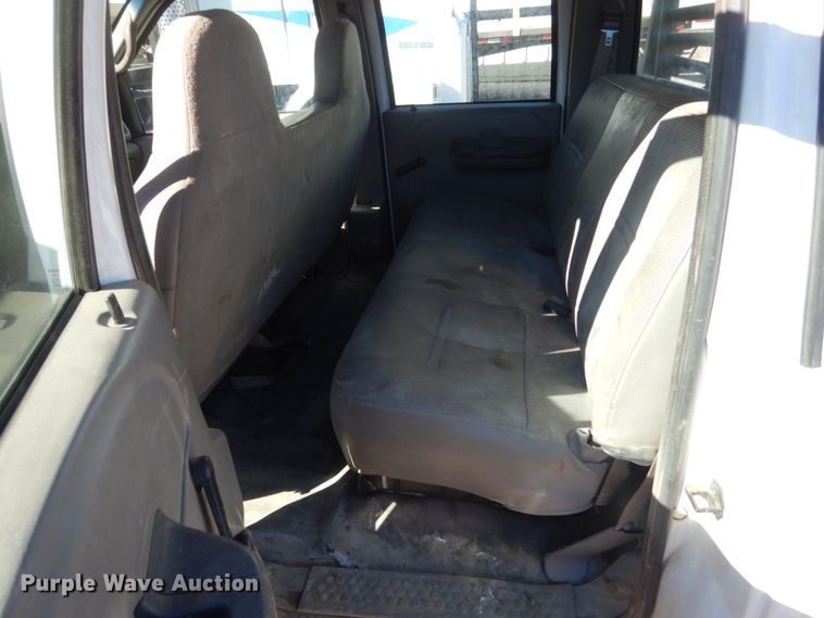 image for item HS9364 2001 Ford F450 Super Duty  Crew Cab flatbed truck