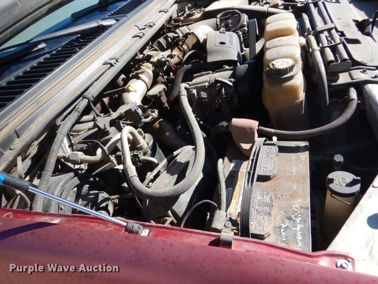 image for item HS9364 2001 Ford F450 Super Duty  Crew Cab flatbed truck