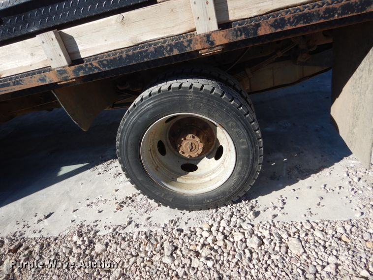 image for item HS9364 2001 Ford F450 Super Duty  Crew Cab flatbed truck