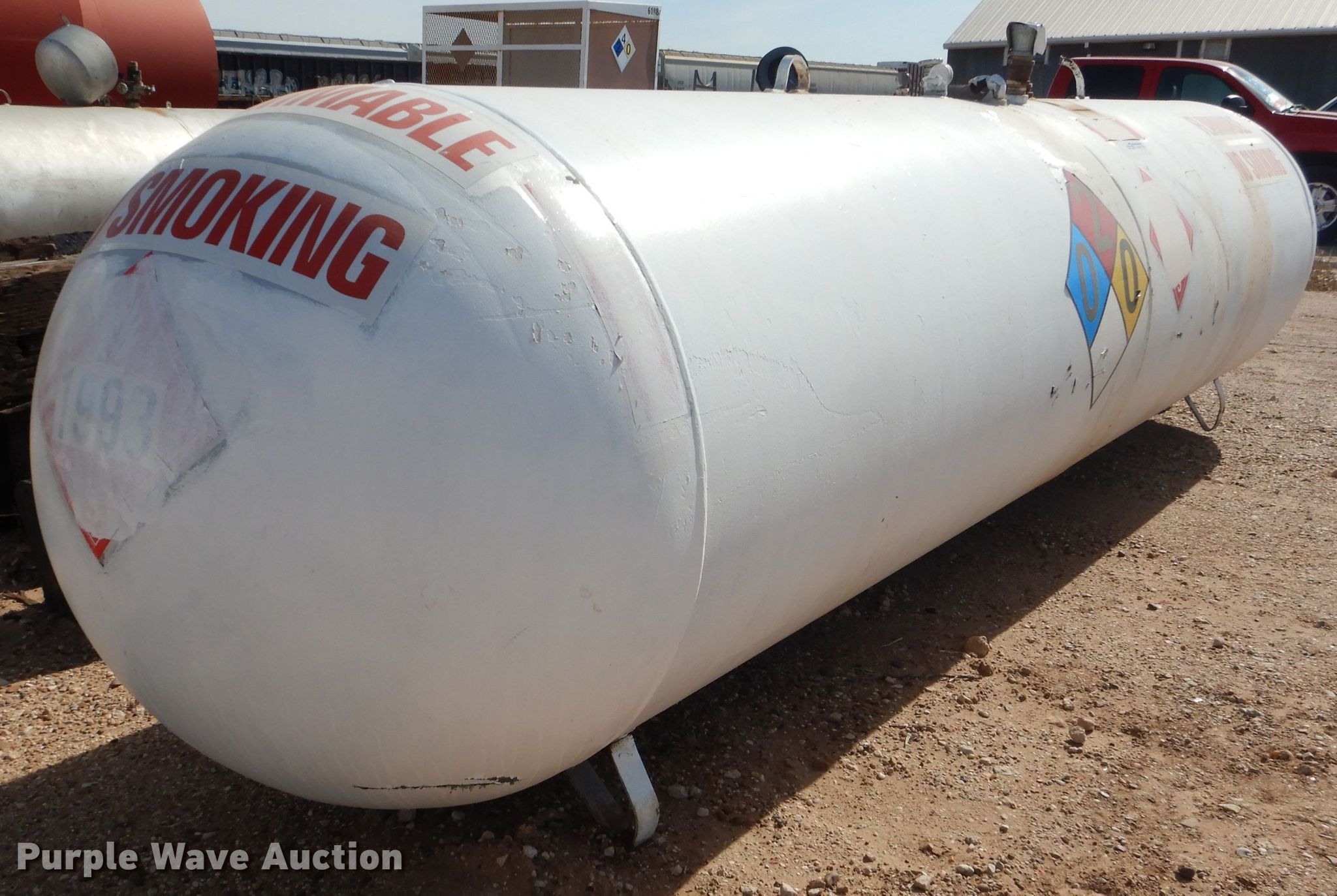 1,000 gallon propane tank in Slaton, TX Item HC9127 sold Purple Wave