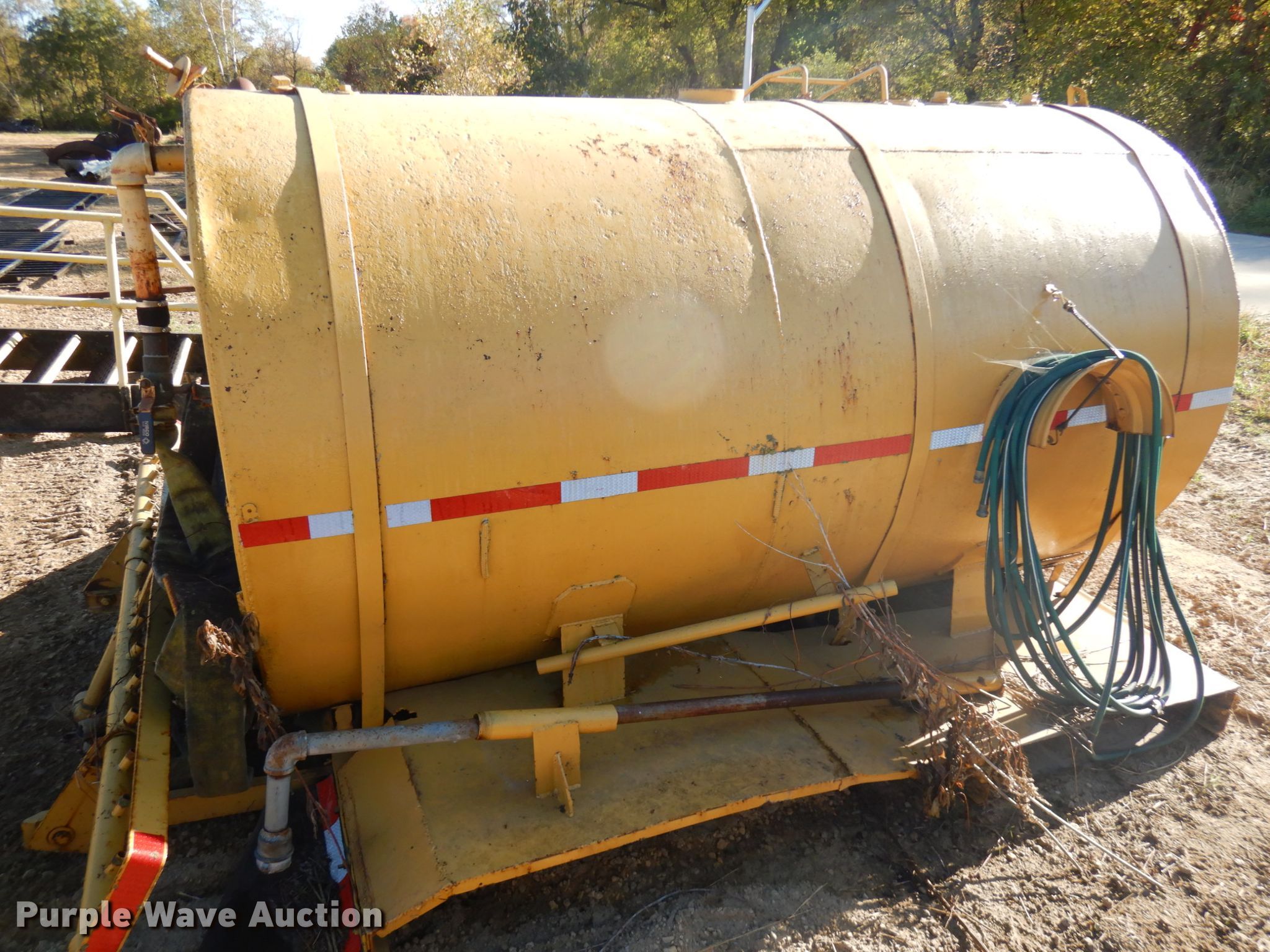 Water tank bed in Platteville, WI Item HD9070 sold Purple Wave