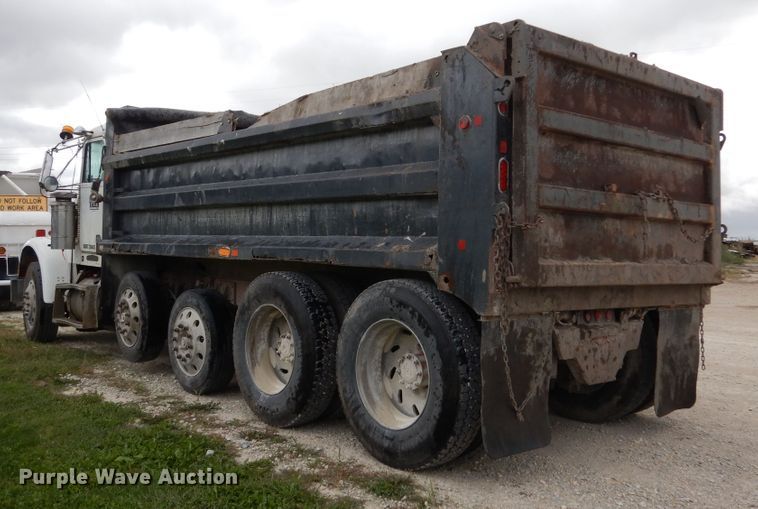 image for item AF9950 1993 Freightliner FLD  dump truck