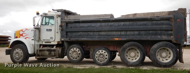 image for item AF9950 1993 Freightliner FLD  dump truck