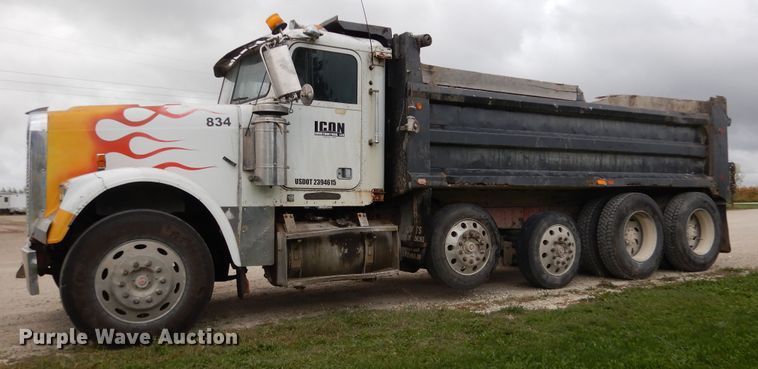 image for item AF9950 1993 Freightliner FLD  dump truck