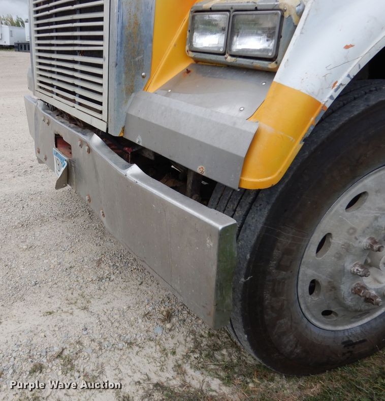 image for item AF9950 1993 Freightliner FLD  dump truck
