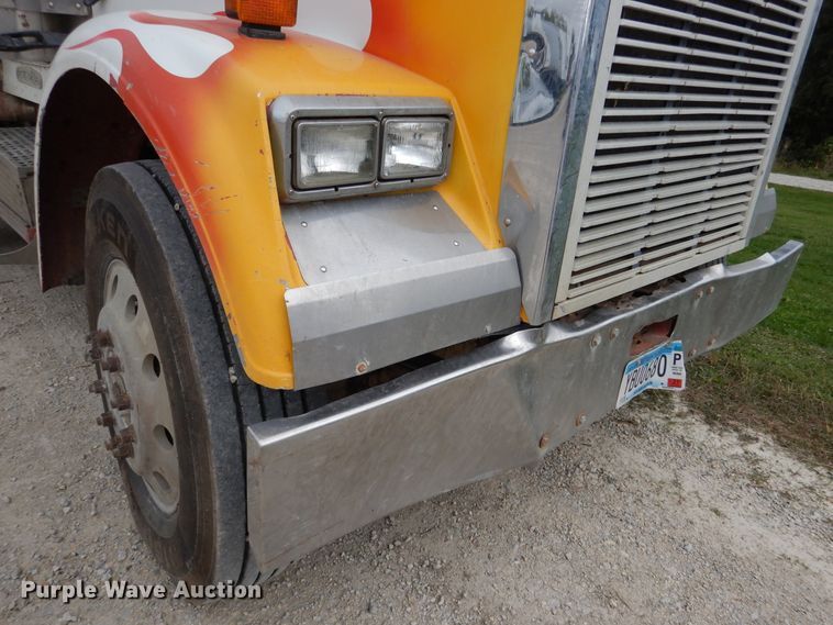 image for item AF9950 1993 Freightliner FLD  dump truck