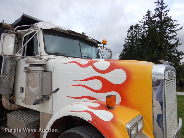 image for item AF9950 1993 Freightliner FLD  dump truck