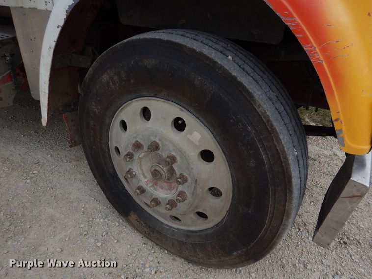 image for item AF9950 1993 Freightliner FLD  dump truck