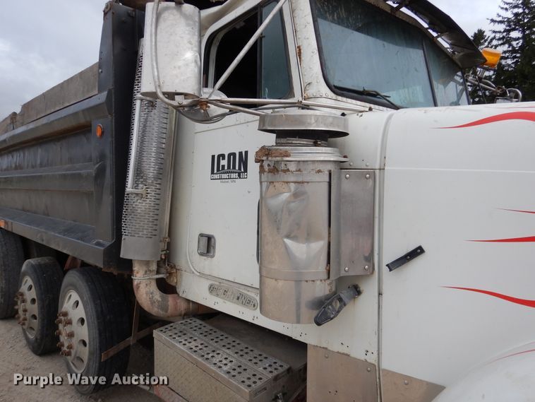 image for item AF9950 1993 Freightliner FLD  dump truck