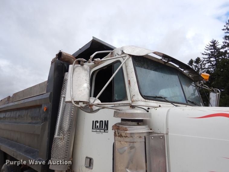 image for item AF9950 1993 Freightliner FLD  dump truck