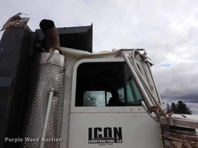 image for item AF9950 1993 Freightliner FLD  dump truck