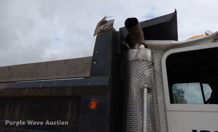 image for item AF9950 1993 Freightliner FLD  dump truck