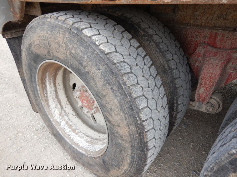 image for item AF9950 1993 Freightliner FLD  dump truck