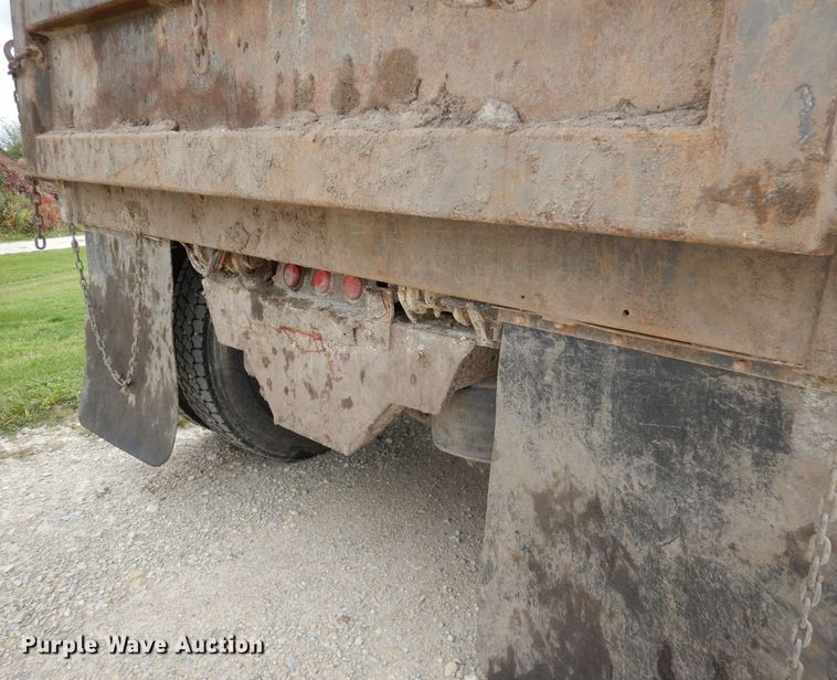 image for item AF9950 1993 Freightliner FLD  dump truck