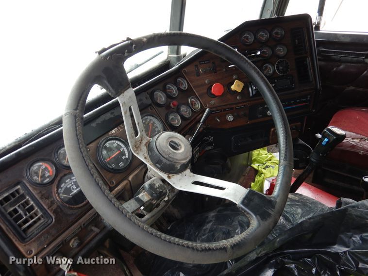 image for item AF9950 1993 Freightliner FLD  dump truck