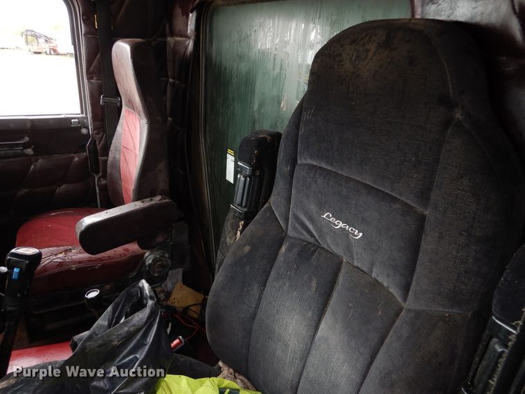 image for item AF9950 1993 Freightliner FLD  dump truck