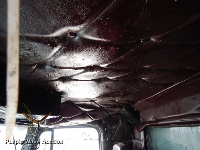 image for item AF9950 1993 Freightliner FLD  dump truck