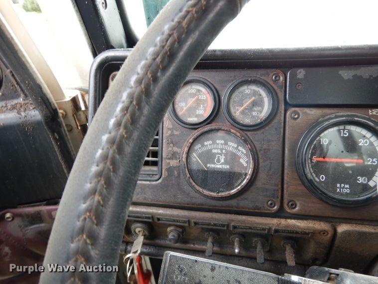 image for item AF9950 1993 Freightliner FLD  dump truck