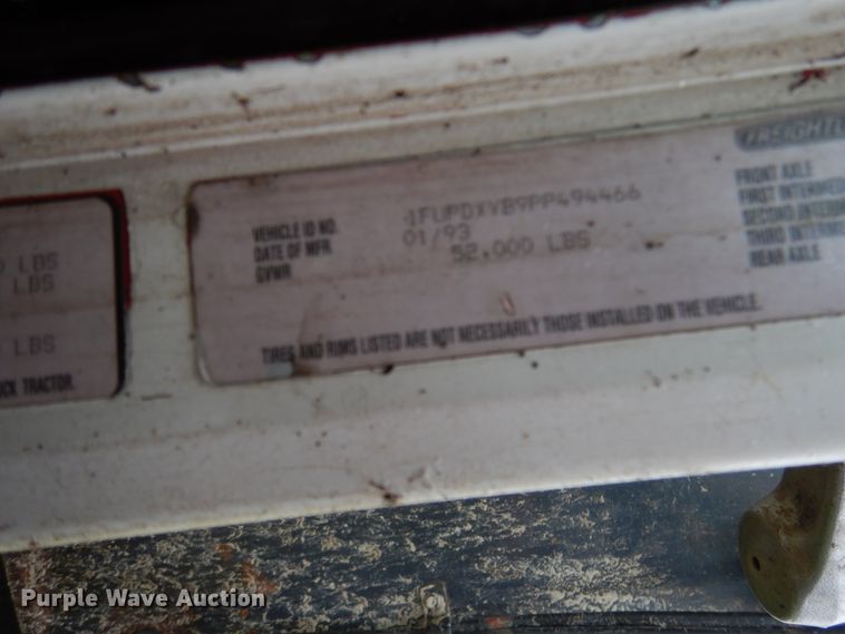 image for item AF9950 1993 Freightliner FLD  dump truck