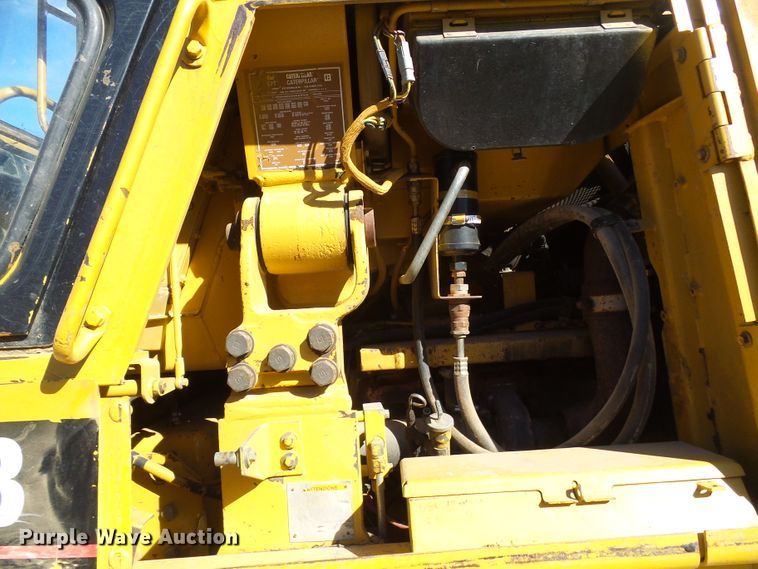 image for item DC2916 1997 Caterpillar 963B  track loader
