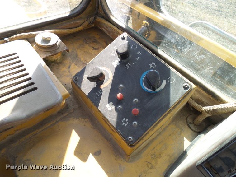 image for item DC2916 1997 Caterpillar 963B  track loader