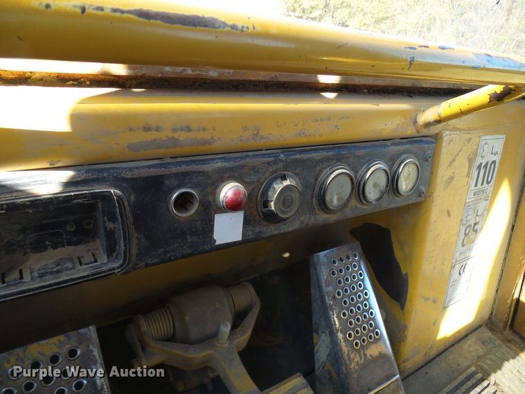 image for item DC2916 1997 Caterpillar 963B  track loader