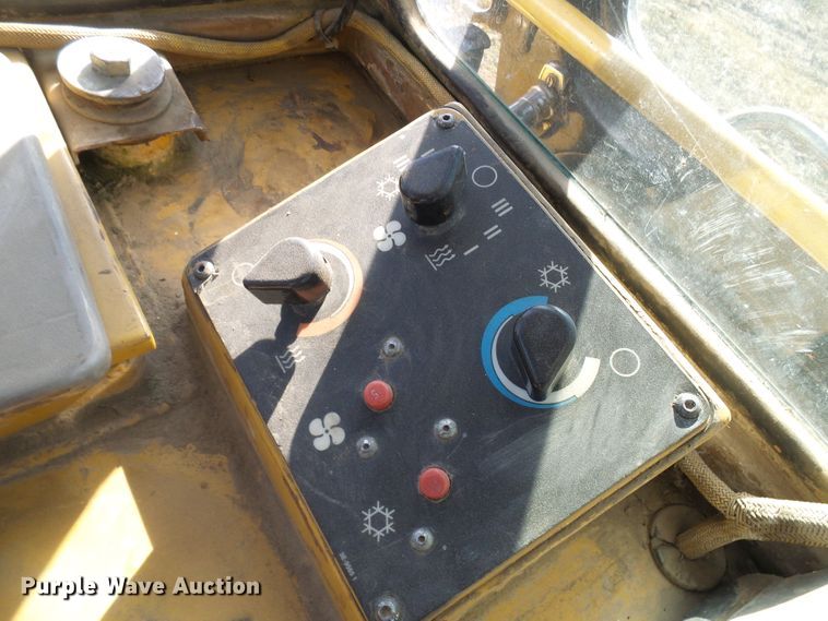 image for item DC2916 1997 Caterpillar 963B  track loader