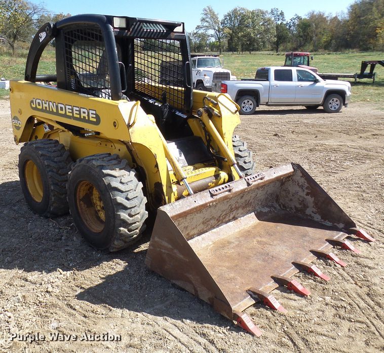 image for item DC2917 1999 John Deere 250  skid steer loader