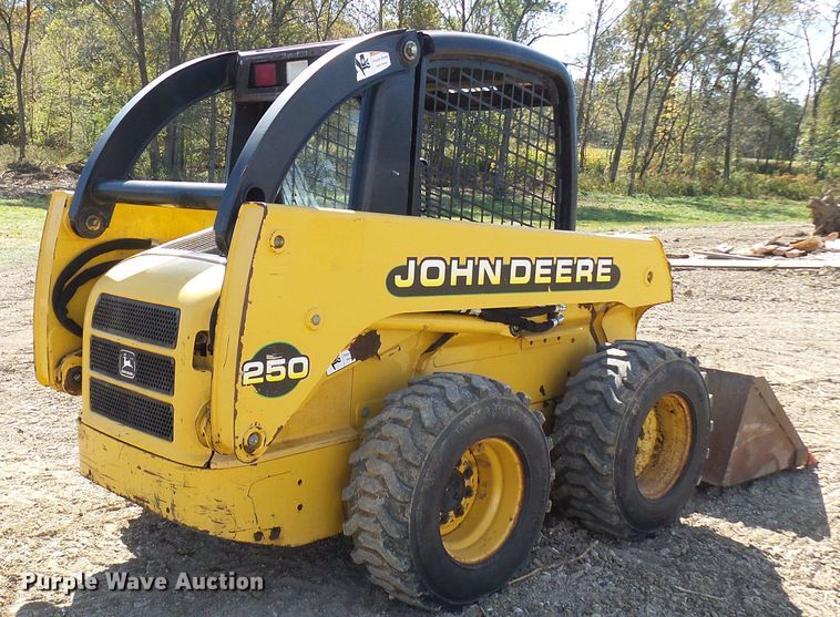 image for item DC2917 1999 John Deere 250  skid steer loader