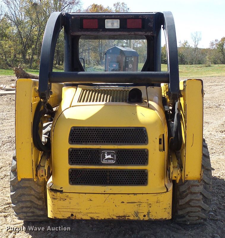 image for item DC2917 1999 John Deere 250  skid steer loader