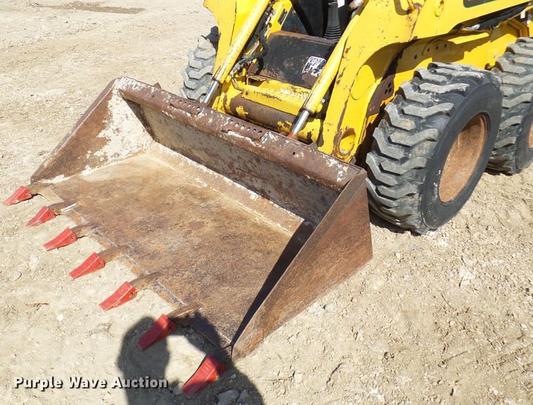 image for item DC2917 1999 John Deere 250  skid steer loader