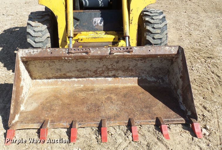 image for item DC2917 1999 John Deere 250  skid steer loader