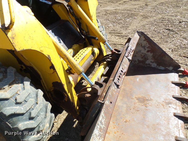 image for item DC2917 1999 John Deere 250  skid steer loader