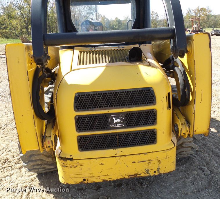 image for item DC2917 1999 John Deere 250  skid steer loader