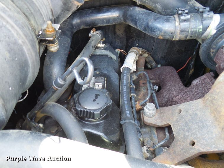 image for item DC2917 1999 John Deere 250  skid steer loader