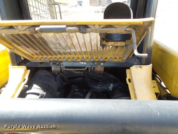 image for item DC2917 1999 John Deere 250  skid steer loader