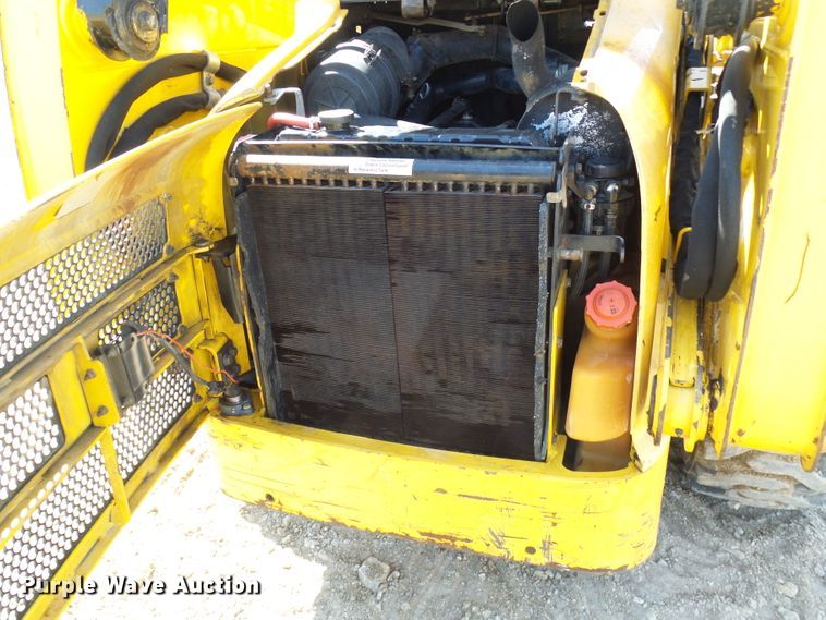 image for item DC2917 1999 John Deere 250  skid steer loader