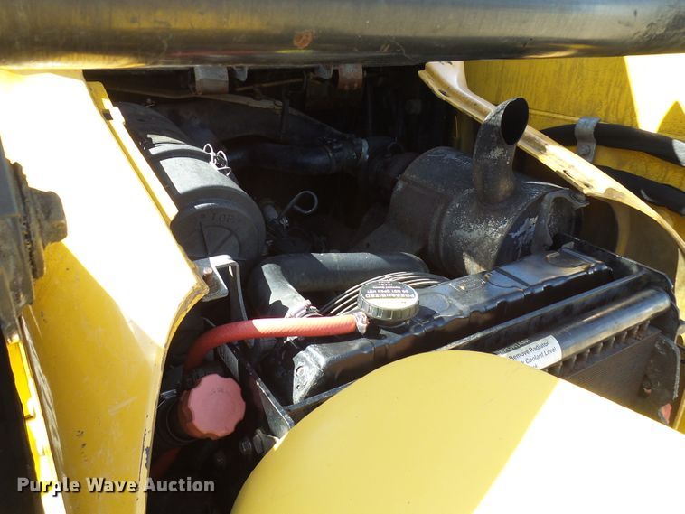 image for item DC2917 1999 John Deere 250  skid steer loader