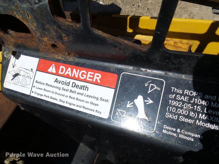 image for item DC2917 1999 John Deere 250  skid steer loader