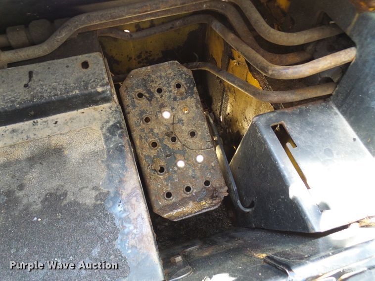 image for item DC2917 1999 John Deere 250  skid steer loader