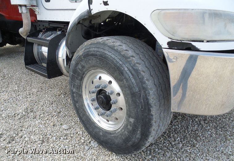 image for item DC2926 2006 Peterbilt 335  dump truck