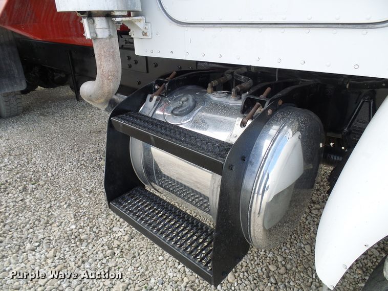 image for item DC2926 2006 Peterbilt 335  dump truck