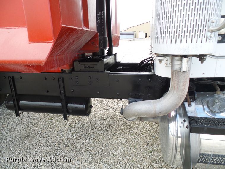 image for item DC2926 2006 Peterbilt 335  dump truck