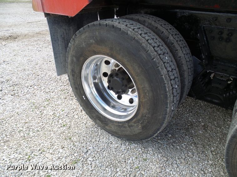 image for item DC2926 2006 Peterbilt 335  dump truck