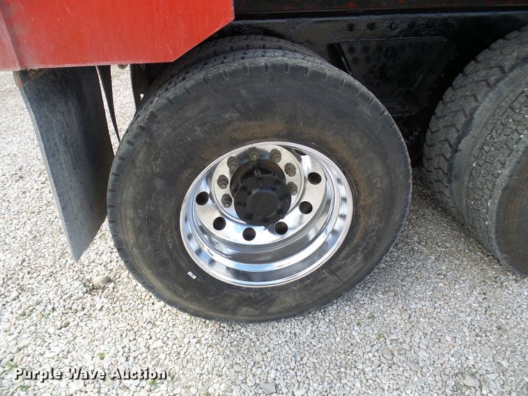 image for item DC2926 2006 Peterbilt 335  dump truck