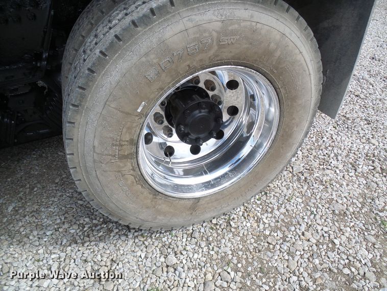 image for item DC2926 2006 Peterbilt 335  dump truck