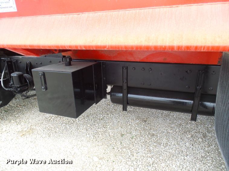 image for item DC2926 2006 Peterbilt 335  dump truck